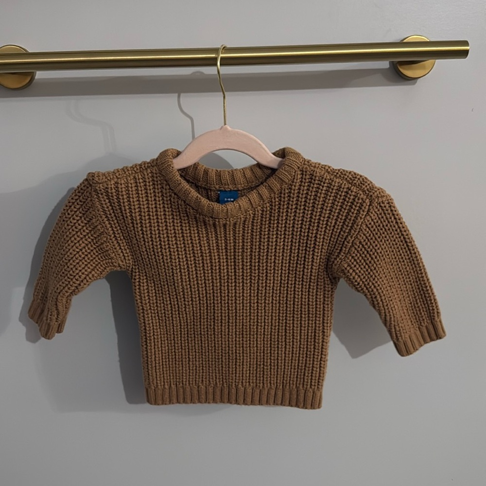 Baby’s NWOT unisex chunky knit Old Navy sweater